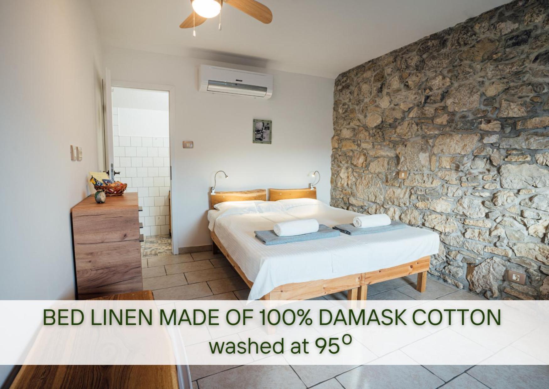 Guesthouse Kamniti Rob Črni Kal Exteriör bild